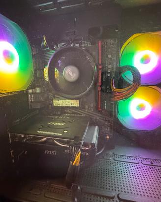 Postazione PC da gaming pronta all’uso