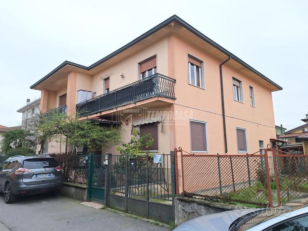 2 APPARTAMENTI IN VILLA CON INGRESSO INDIPENDENTE!