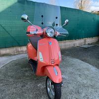 Vespa primavera 125