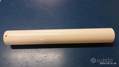 Tubo in metallo bianco 