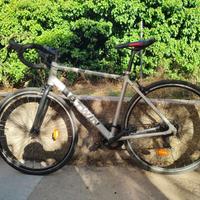 Bici gravel Triban 100