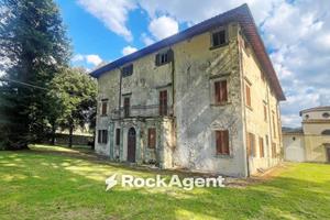 Villa di 5500 m² con più di 5 locali e box auto a 