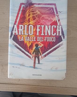 Libro "Arlo Finch - La Valle del Fuoco"