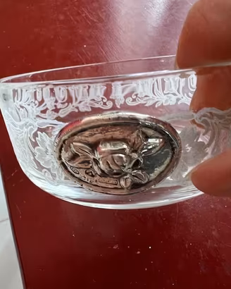ciotolina in vetro con placca d’argento