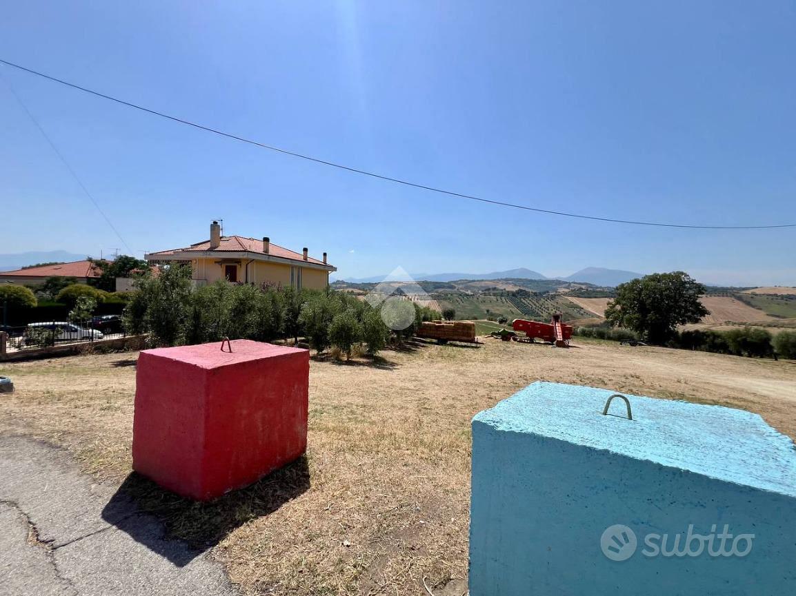 TER. AGRICOLO A MOSCIANO SANT'ANGELO - Vista 2