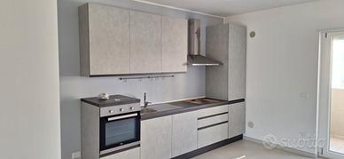 cucina completa di elettrodomestici 