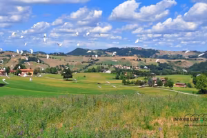 Appartamento di 90 m² con 3 locali e posto auto a 