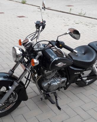 Suzuki GZ250 Marauder