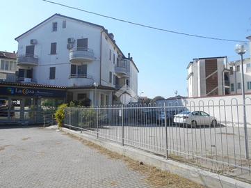 3 LOCALI A COMACCHIO
