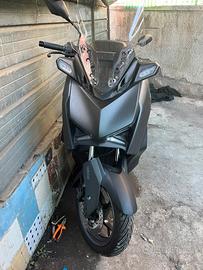 Xmax 300 2025 solo per ricambi