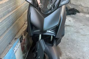 Xmax 300 2025 solo per ricambi