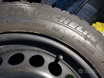 Gomme Michelin 185/60/15 85% con cerchioni