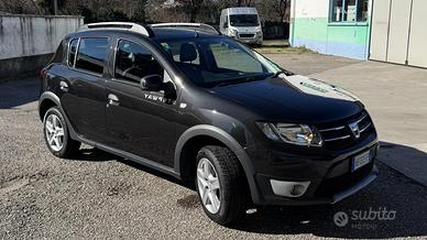 Dacia Sandero Stepway 1.5 dCi 90 CV – 2015