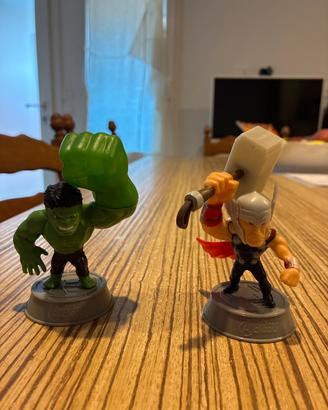 Miniature di Hulk e Thor