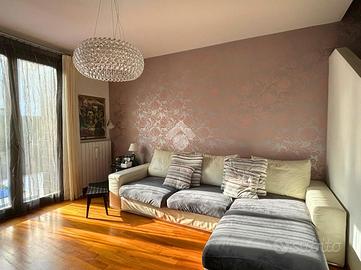 VILLA A SCHIERA A DARFO BOARIO TERME