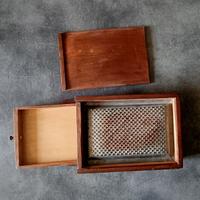 Grattuggia VINTAGE da tavolo in legno - 1940