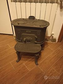 stufa d'epoca in ghisa Fonderia Corticella 