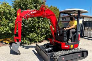 E261 - ESCAVATORE KOBELCO 30 Q SK30