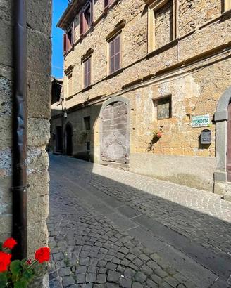 3 LOCALI A GROTTE DI CASTRO