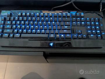 razer blackwidow tastiera gaming led meccanica