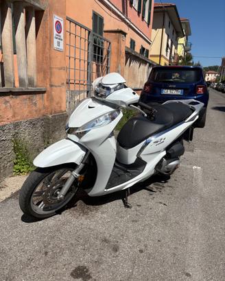 SH 300 2019 ABS