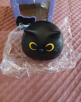 Salvadanaio gatto nero stile kawaii / anime
