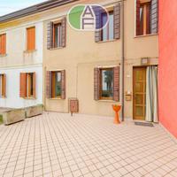 DOLO PORZIONE A SCHIERA CON TRE CAMERE