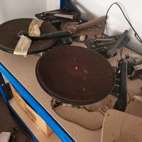 Materiale di vario genere tra cui altoparlanti ecc