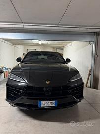 Lamborghini Urus 4.0 SE