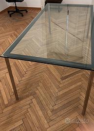 Tavolo in ferro battuto con piano in cristallo