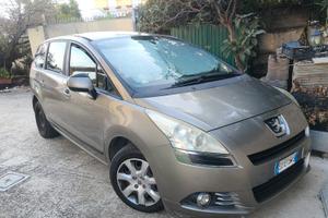 Peugeot 5008 HDi 112cv