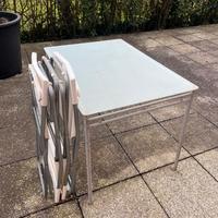 Tavolo e sedie da esterno