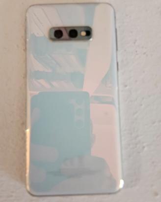SAMSUNG S10e