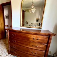 Comò vintage in legno massello con specchiera