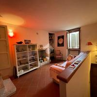 CASA SEMINDIPENDENTE A SPELLO