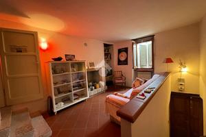 CASA SEMINDIPENDENTE A SPELLO