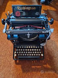 Macchina da scrivere Remington nera 