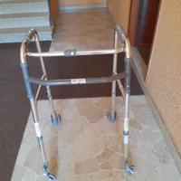 Deambulatore con ruote