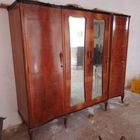 Armadio antico da restaurare