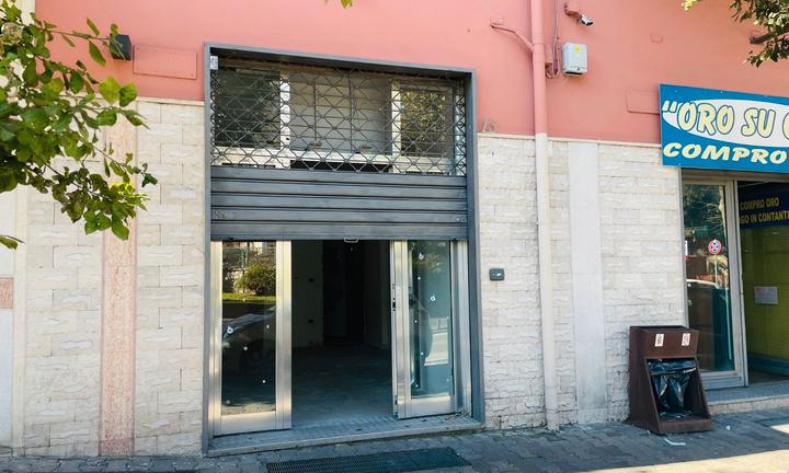 Locale commerciale: 1 vetrina