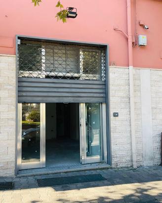Locale commerciale: 1 vetrina