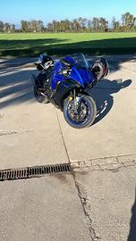 R1 2021 full akrapovic