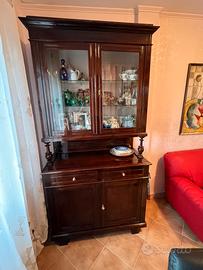 Vetrina cristalliera d'epoca in legno scuro