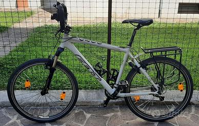 Bici da viaggio FELT Q800