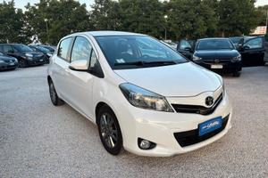 Toyota Yaris 1.4 D-4D Lounge - 2014