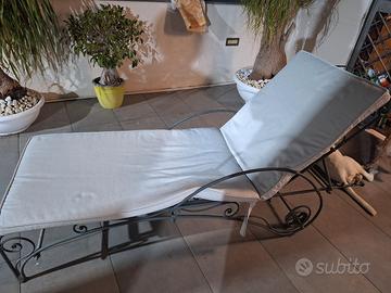 lettino da giardino in ferro battuto 