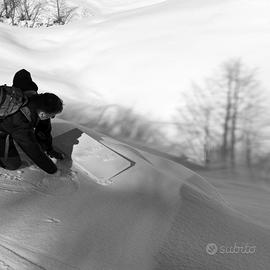 Opera concettuale realizzata con la neve