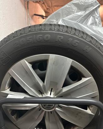 Gomme invernali complete  per  t-roc