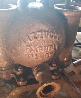 Pompe in ghisa antiche + bassacune varie
