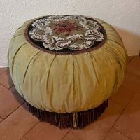 Pouf nostalgico dell'antico